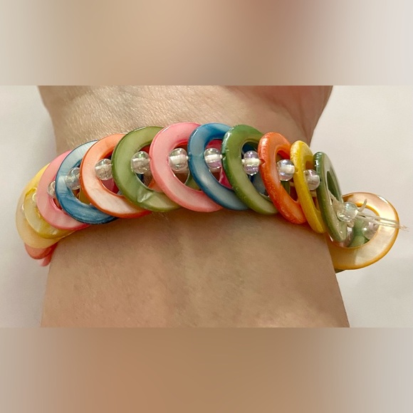 Shell rainbow of colors circular elastic EUC bracelet jewelry - Picture 5 of 17